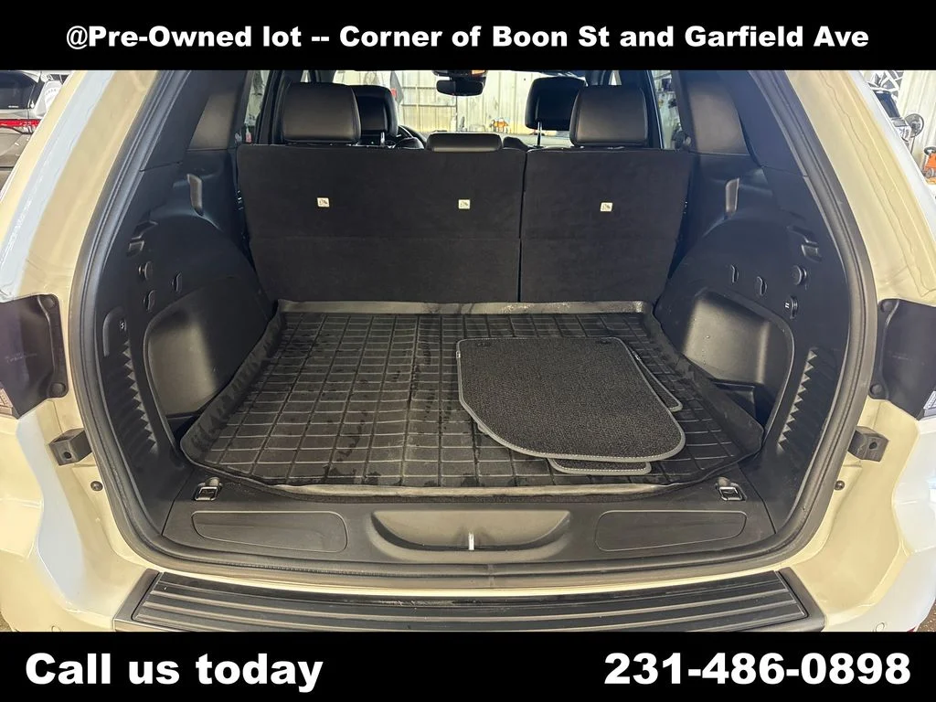 Used 2021 White Jeep Limited image 22