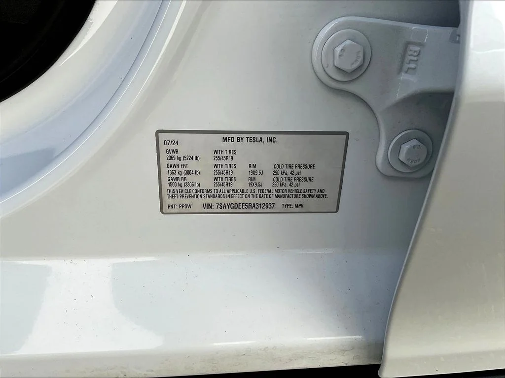 Used 2024 White Tesla Long Range image 19