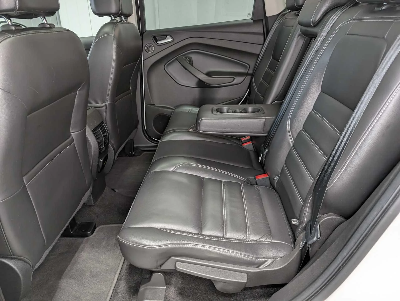Used 2017 White Platinum Metallic Tri-Coat Ford SE image 22