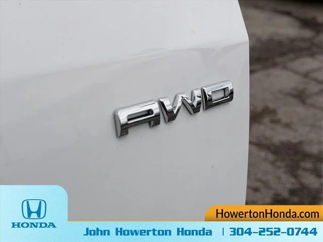 Used 2022 White Ford SE image 29