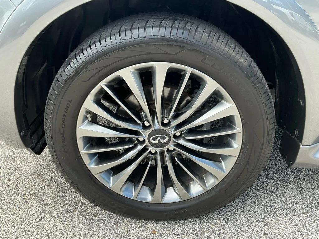 Used 2019 Gray INFINITI LUXE image 28