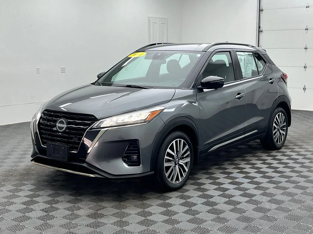 Used 2024 Gray Nissan SR image 13
