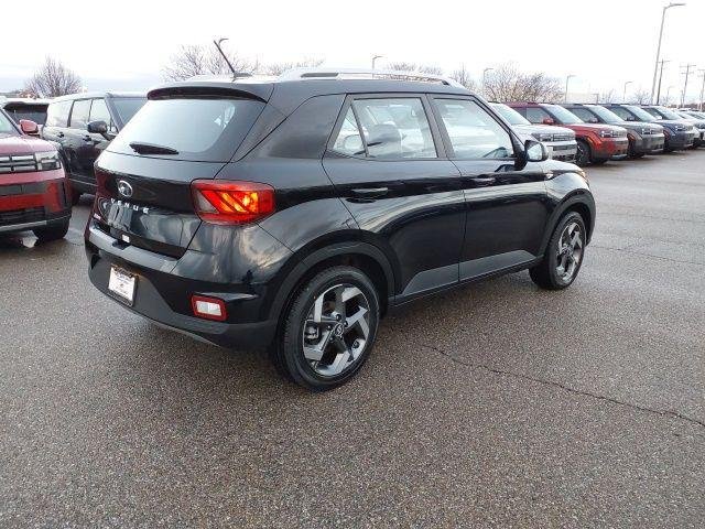 New 2026 Onyx Black Hyundai SEL image 6