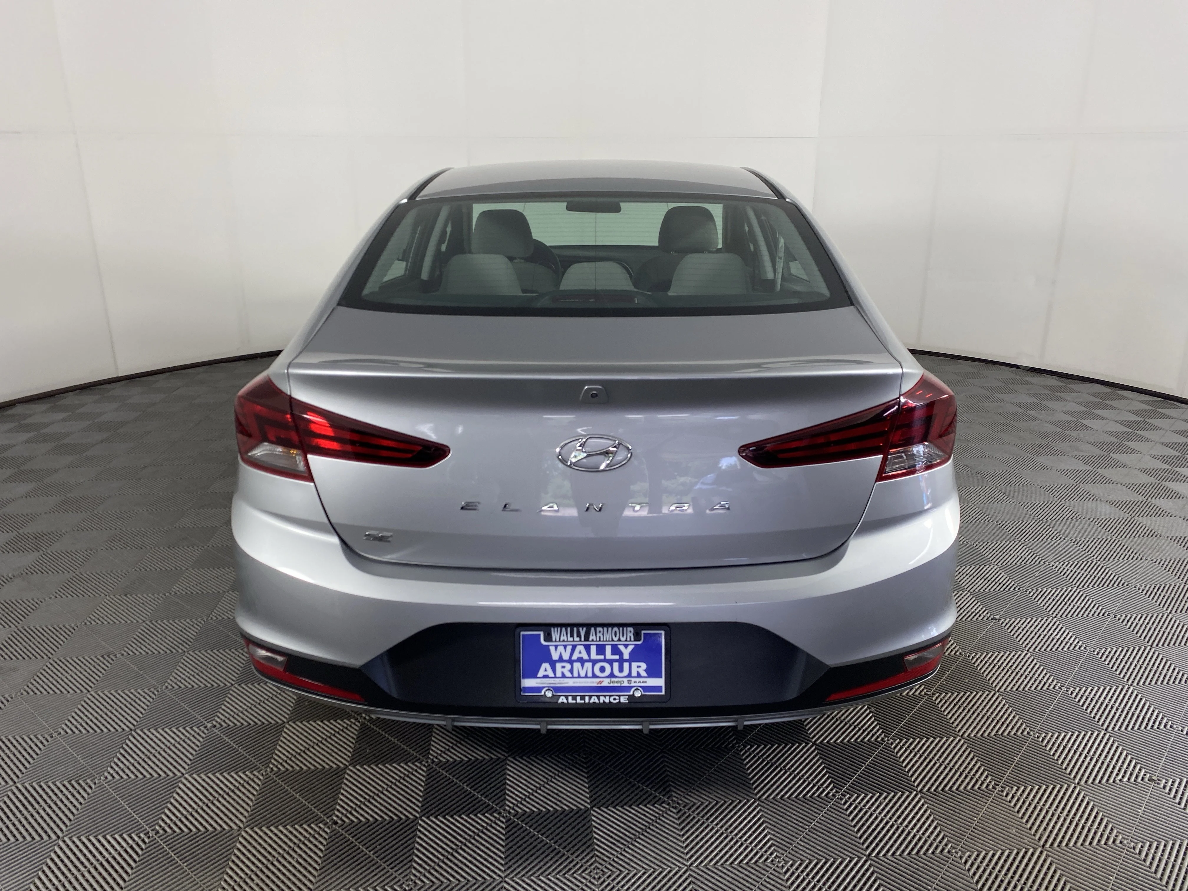 Used 2020 Stellar Silver Hyundai SE image 6