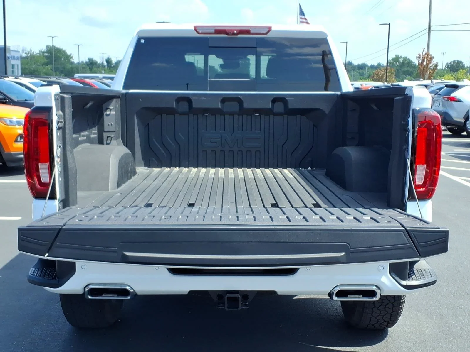 Used 2026 Summit White GMC AT4 image 29