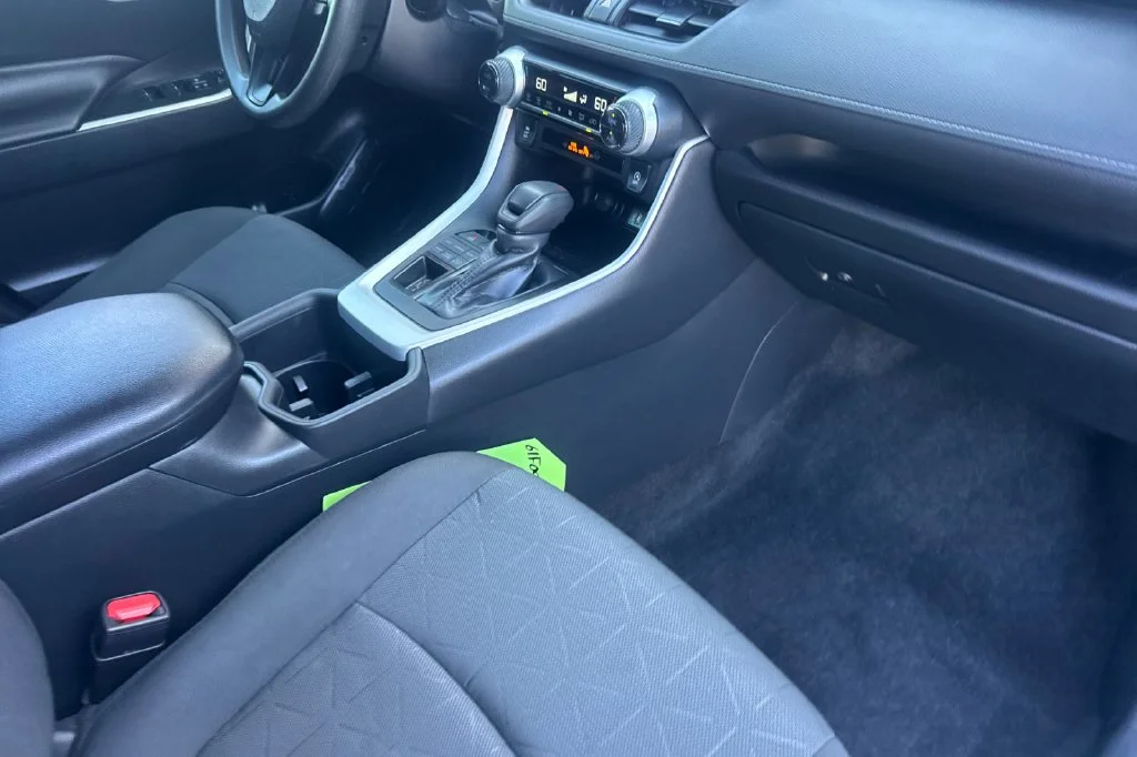 Used 2023 Ice Toyota XLE image 19