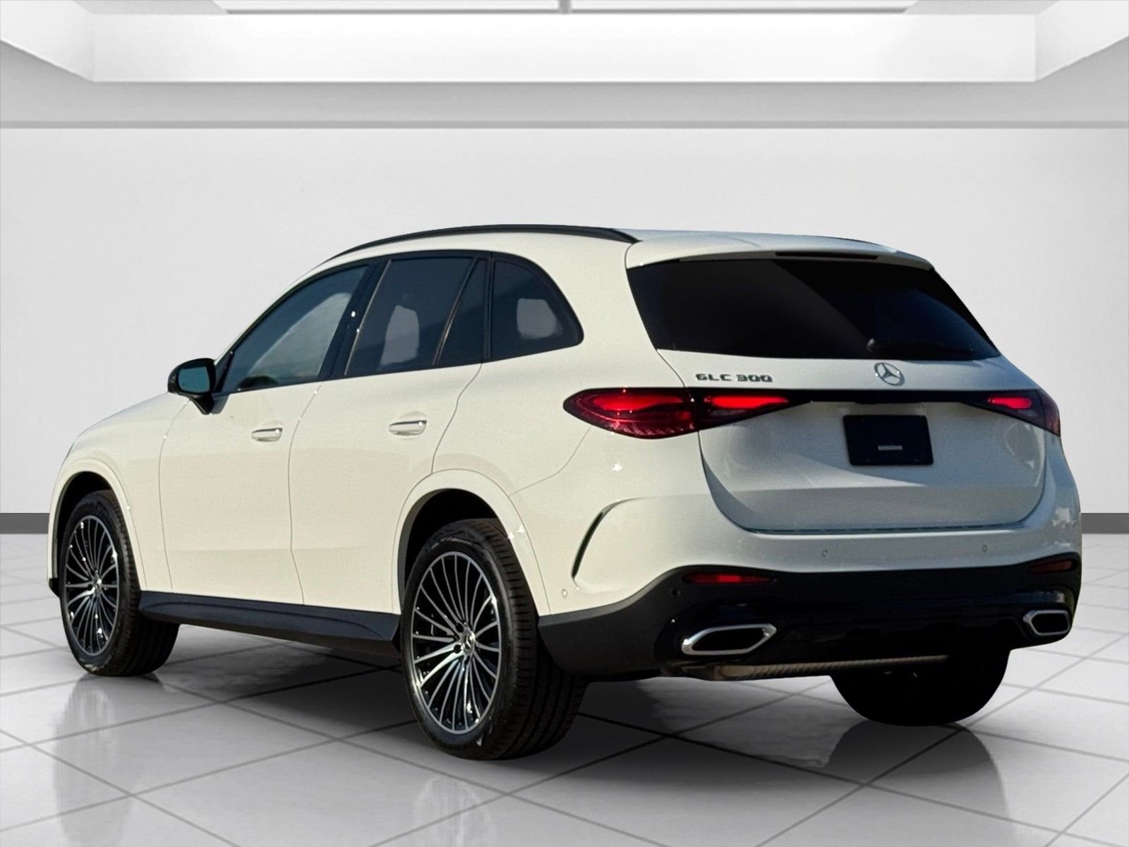 New 2026 Polar White Mercedes-Benz GLC 300 image 4
