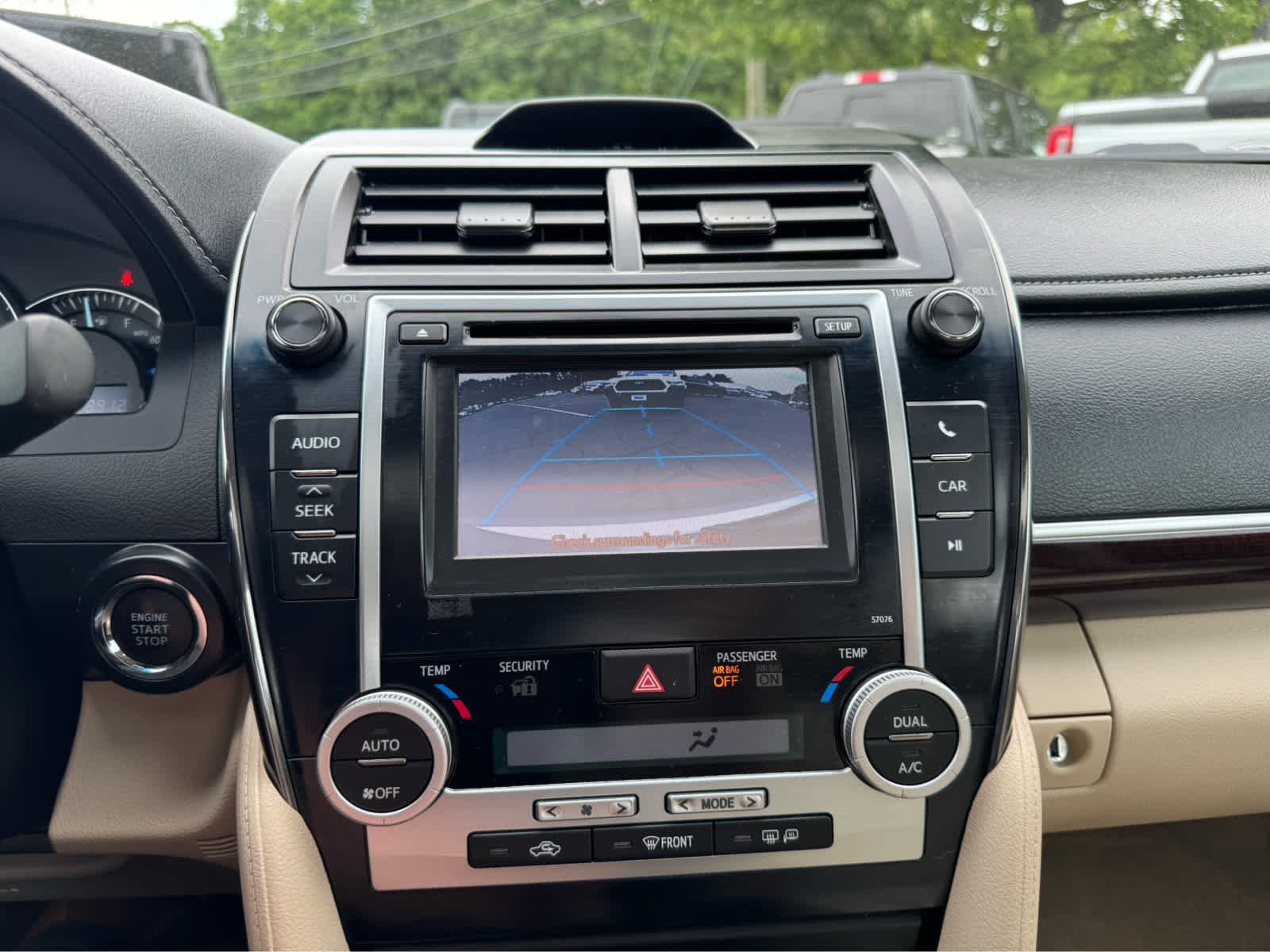Used 2014 Creme Brulee Mica Toyota XLE image 19