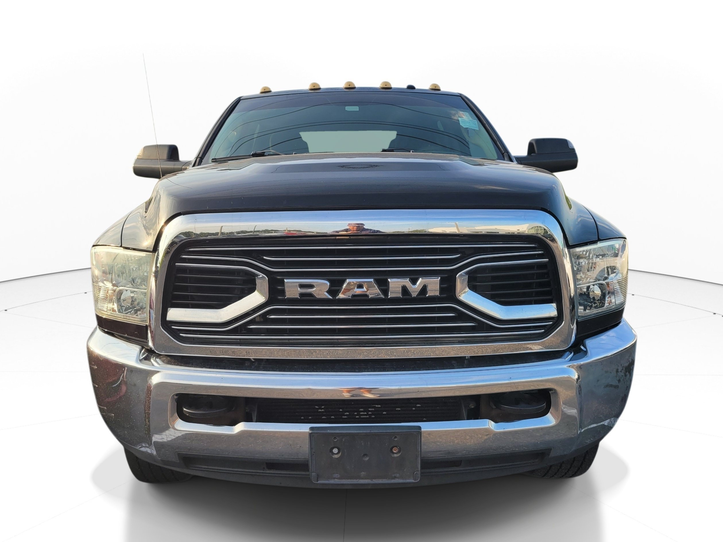 Used 2018 Brilliant Black Crystal Pearlcoat Ram Tradesman image 2
