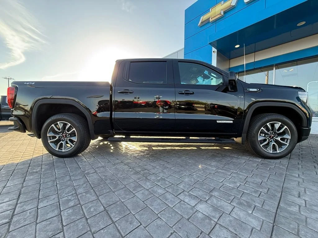 New 2026 Onyx Black GMC Elevation image 13