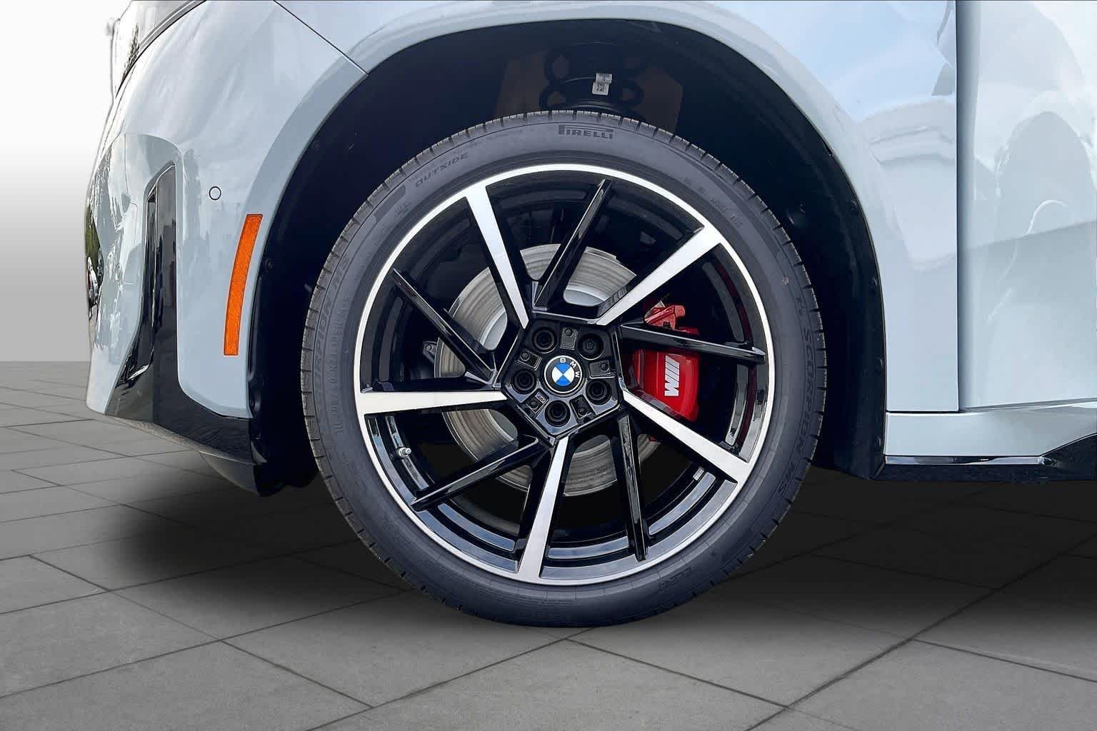 New 2027 Brooklyn Grey Metallic BMW 50 xDrive image 11