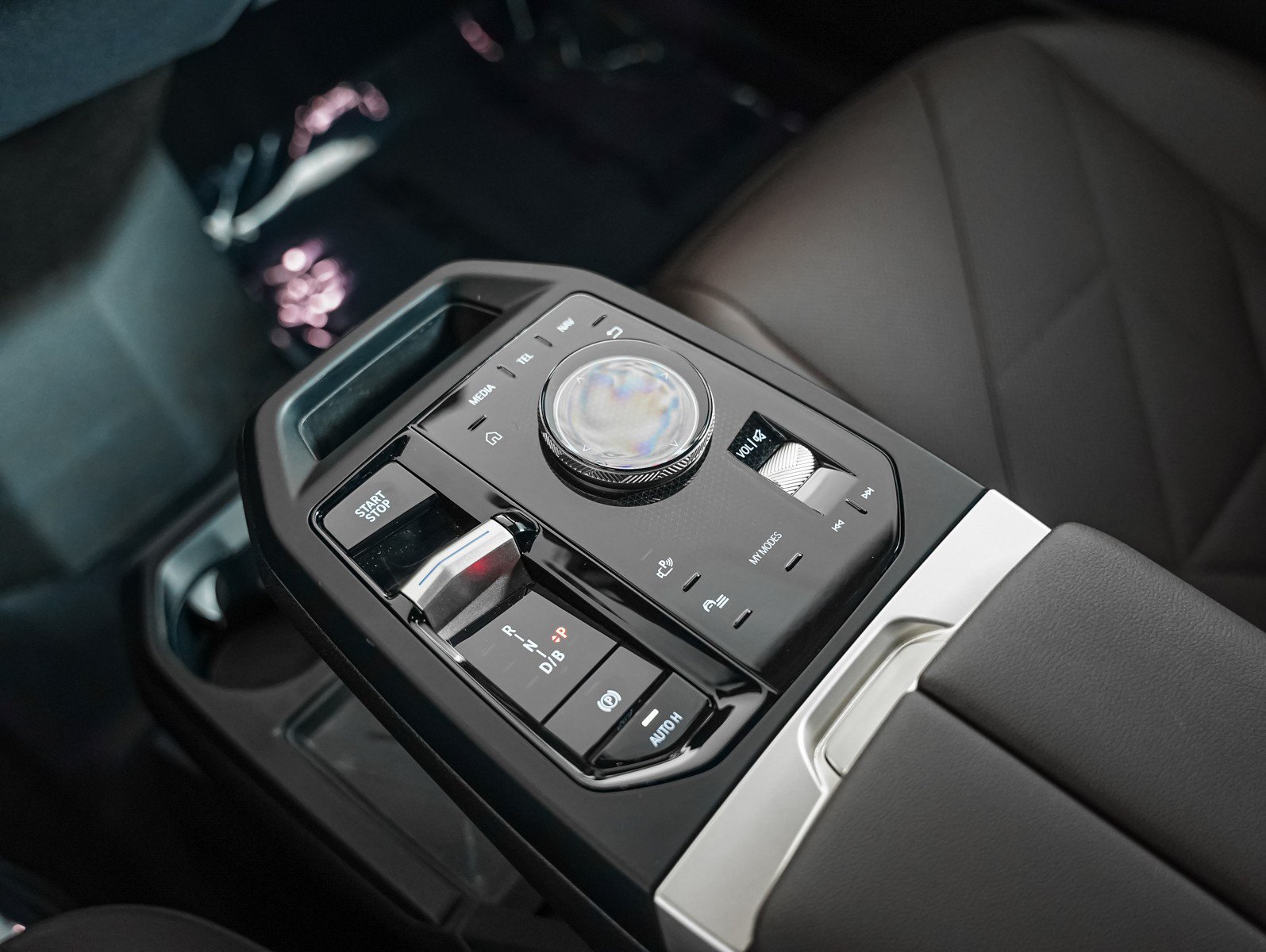Used 2023 Blue BMW xDrive50 image 14