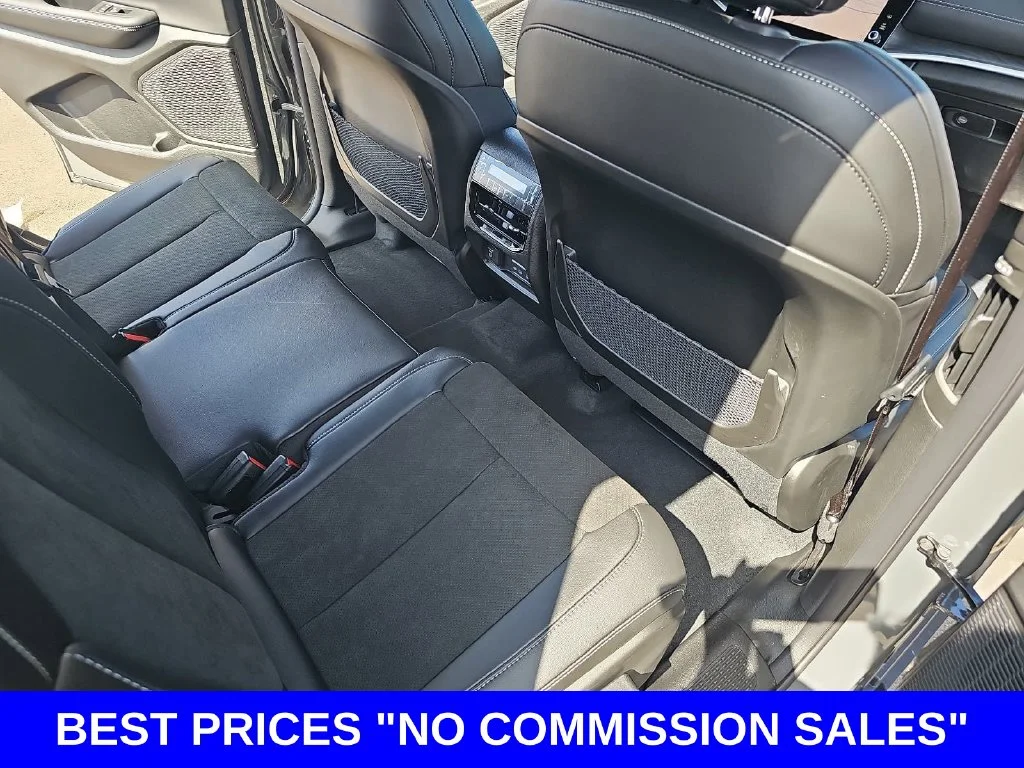 New 2027 Sting-Gray Clearcoat Jeep Laredo Altitude image 11