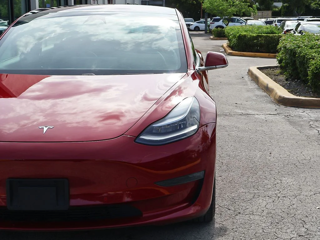 Used 2018 Red Tesla Long Range image 15