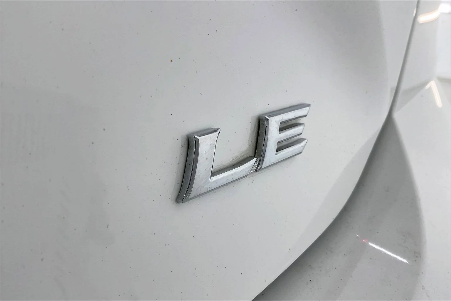 Used 2025 Ice Cap Toyota LE image 7