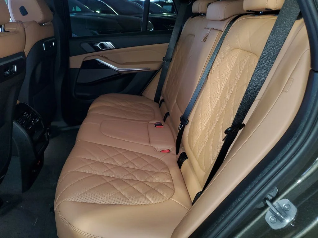 Used 2026 Green BMW sDrive40i image 11