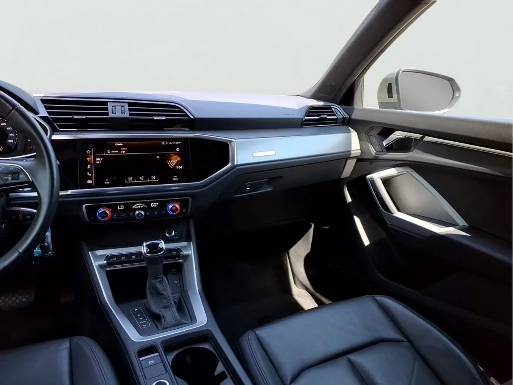 Used 2025  Audi Premium image 22