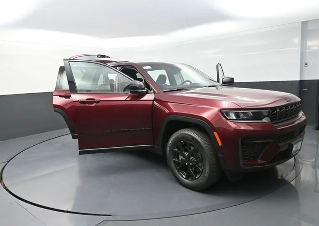 New 2026 Velvet Red Pearlcoat Jeep Altitude image 28