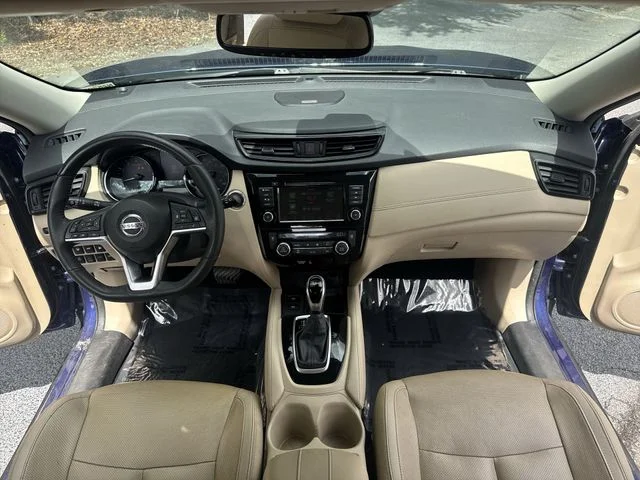 Used 2019 Blue Nissan SL image 9
