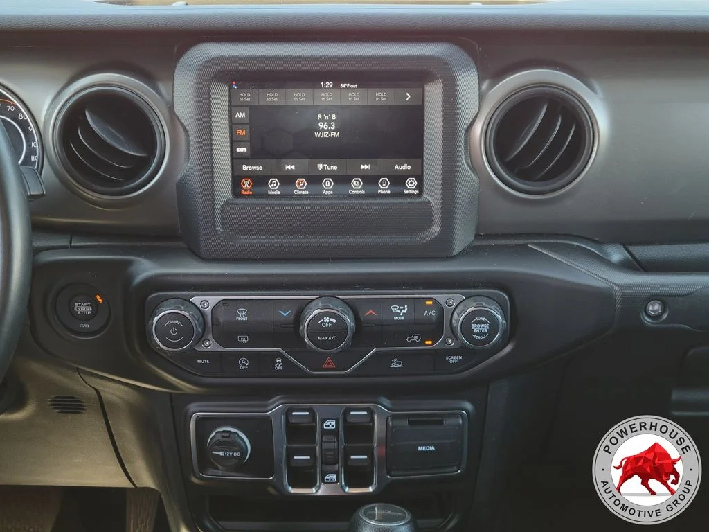 Used 2022 White Jeep Sport image 23