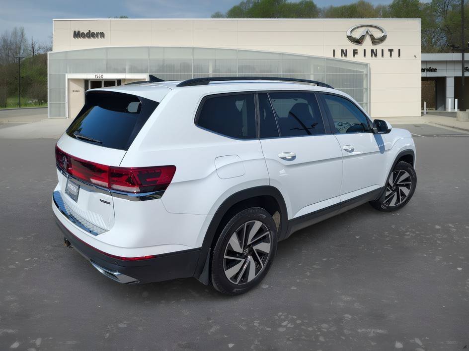 Used 2024 White Volkswagen 2.0T SE w/Technology image 4