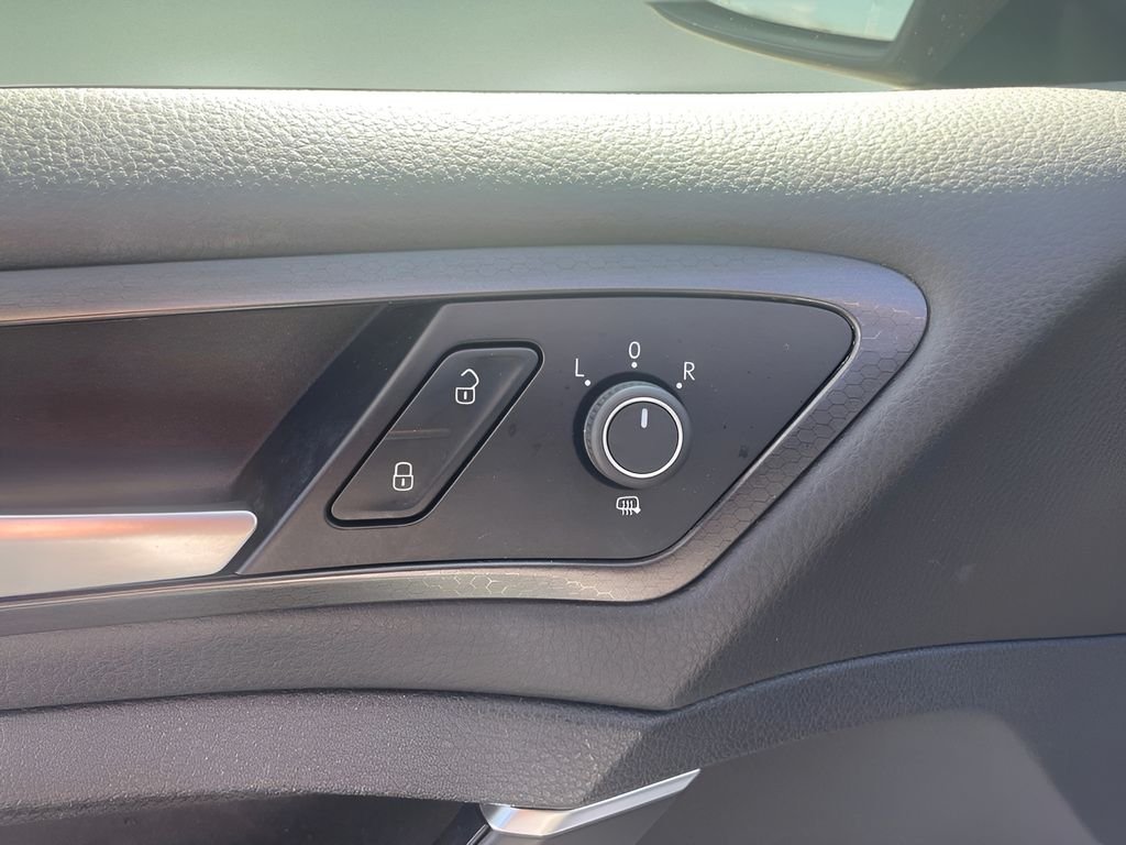 Used 2018 White Volkswagen 2.0T S image 18