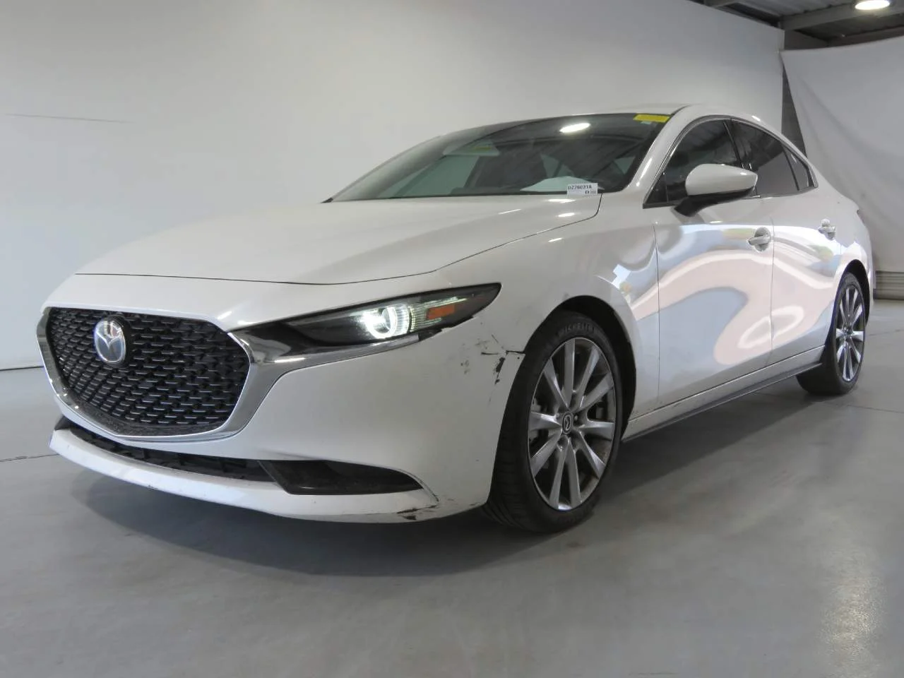 Used 2020 Snowflake White Pearl Mica Mazda Premium image 1