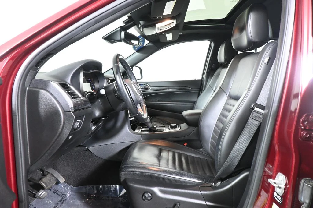 Used 2021 Red Jeep Limited X image 3