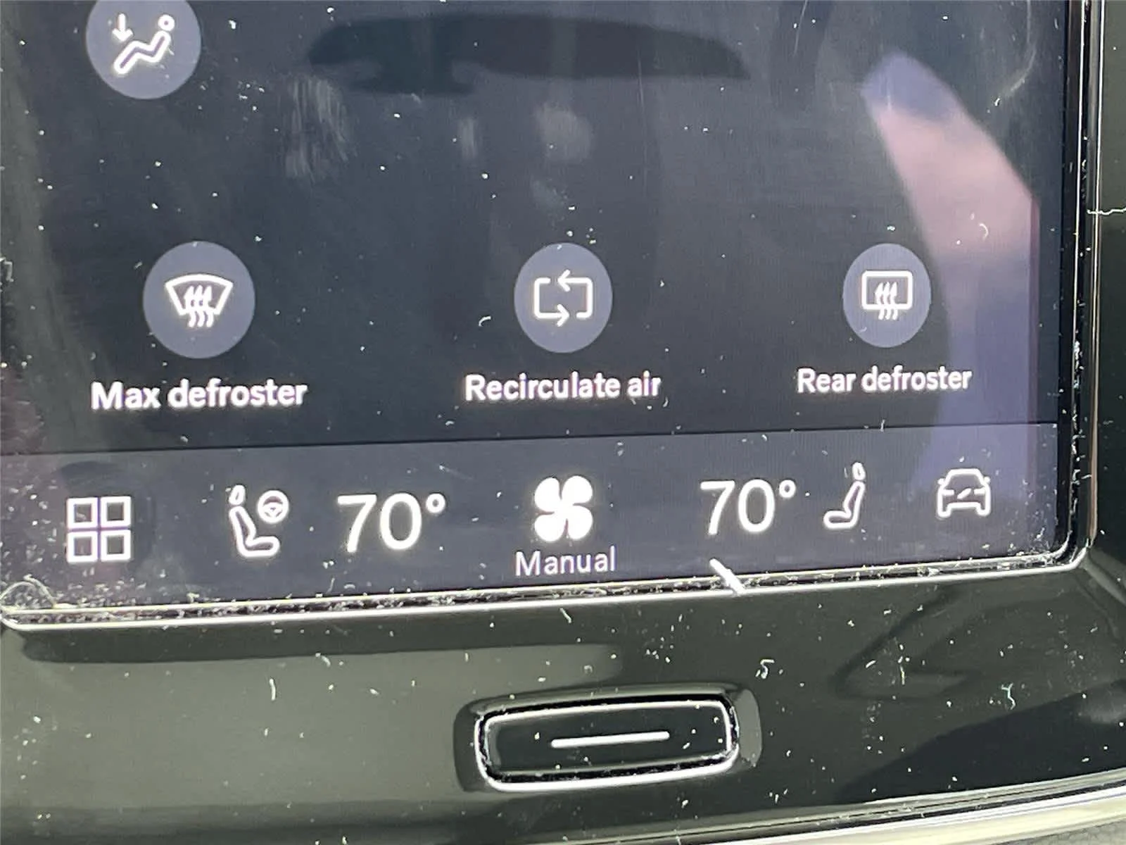 2023 Volvo XC40 Plus - Photo 25