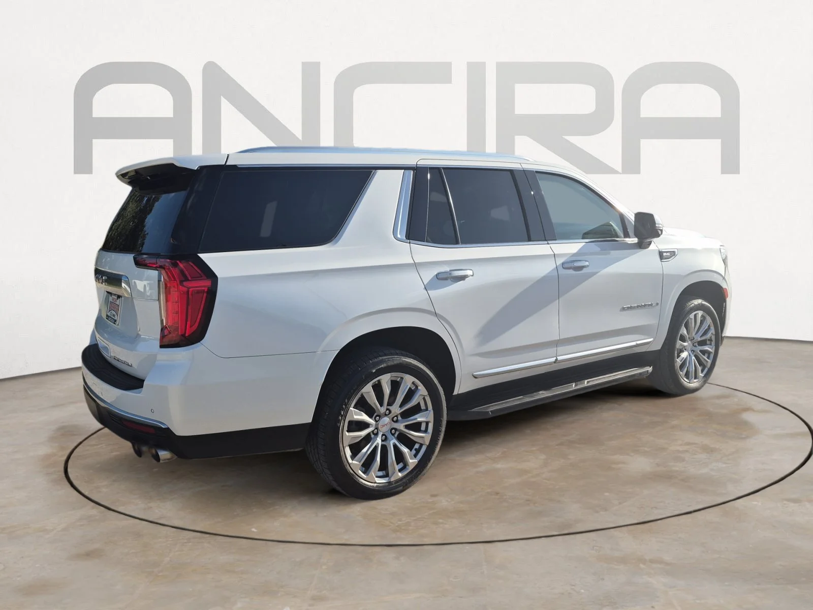 Used 2023 White Frost Tricoat GMC Denali image 10