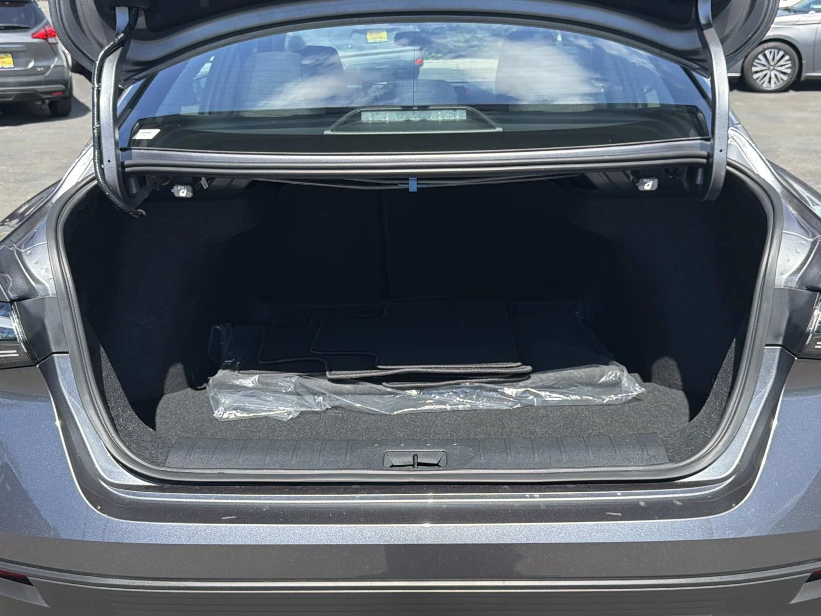Used 2026 GUN METALLIC Nissan S image 27
