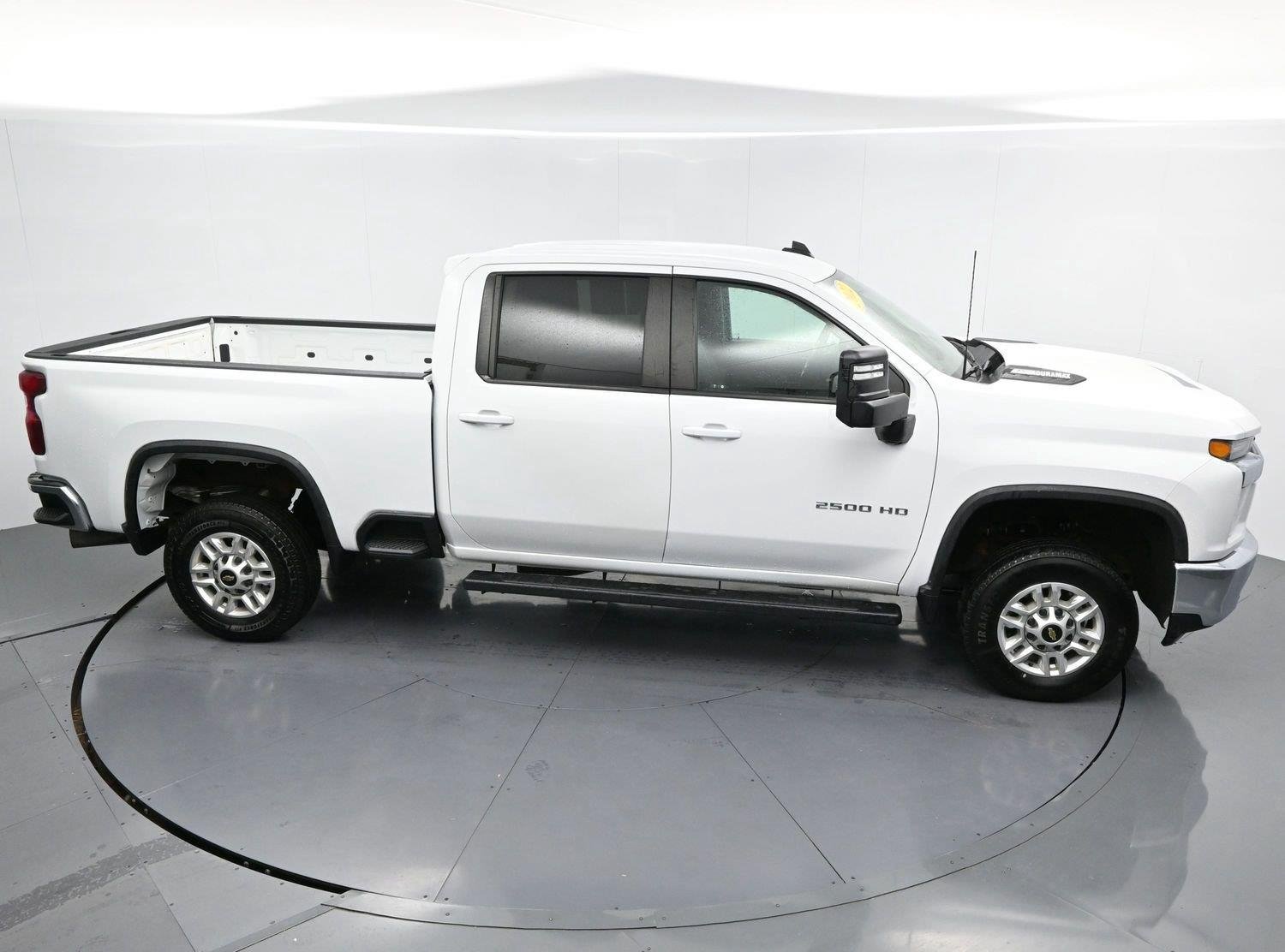 Used 2022 Summit White Chevrolet LT image 36