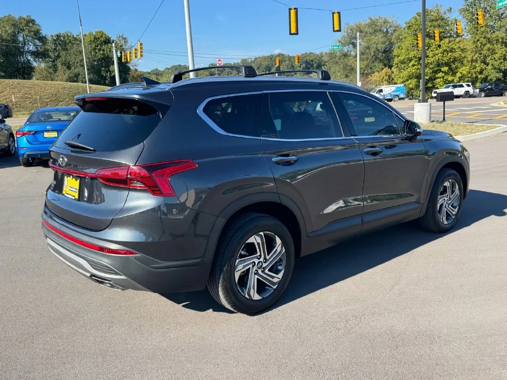 Used 2023 Gray Hyundai SEL image 4