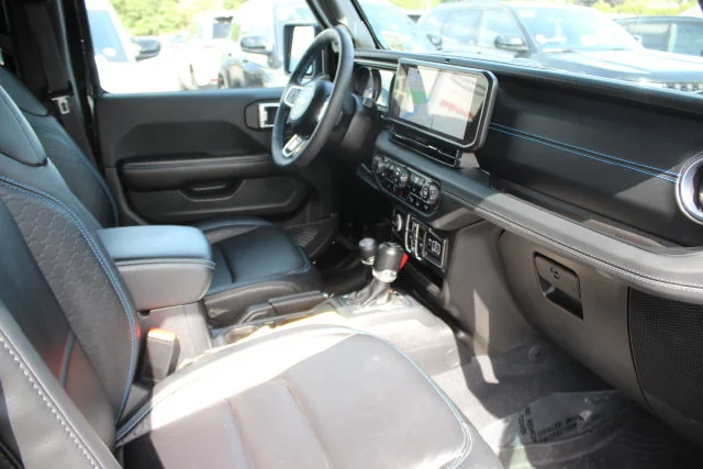 Used 2024 Black Jeep High Altitude 4xe image 36