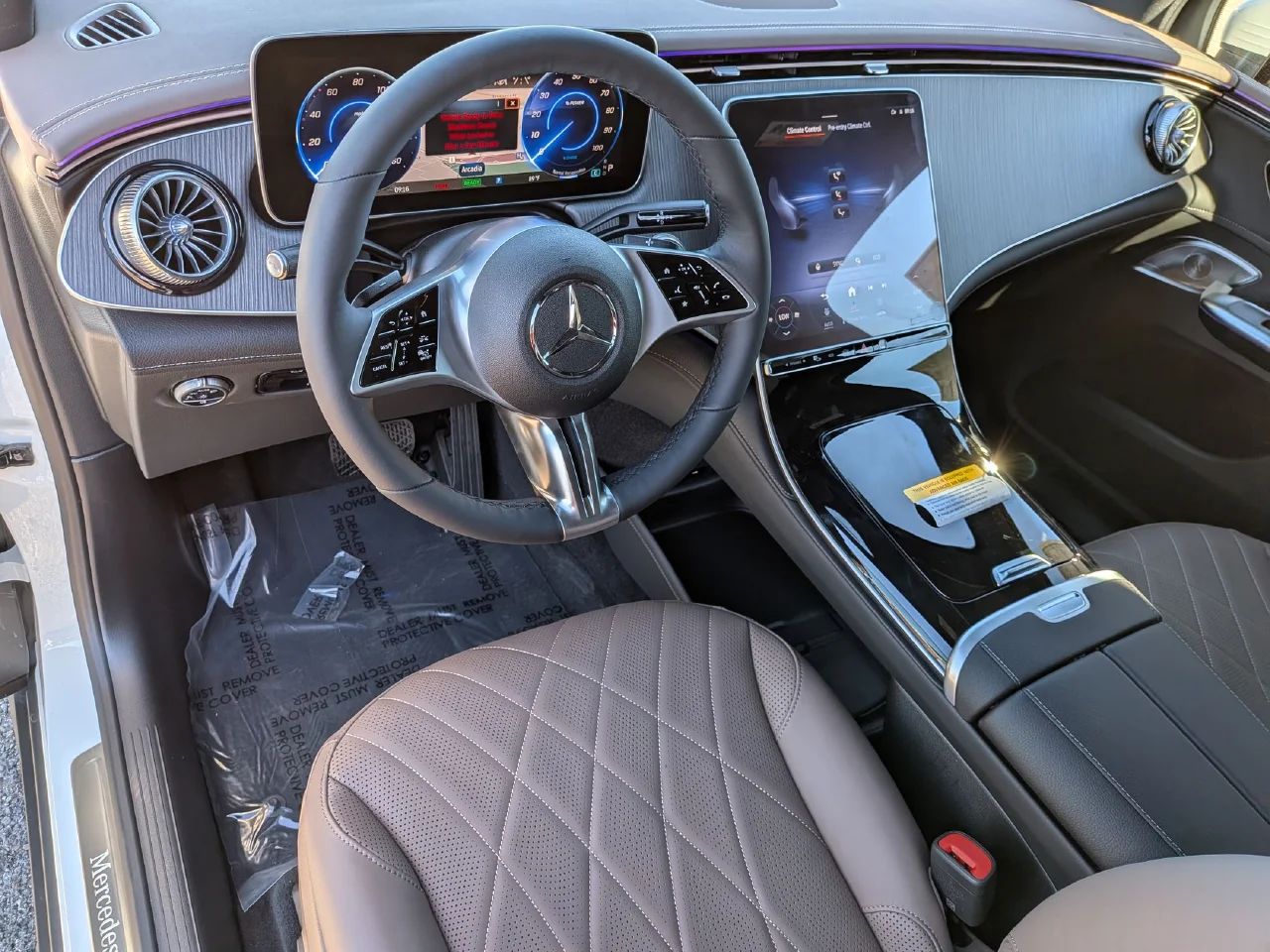 New 2027 Polar White Mercedes-Benz EQE 320+ image 4