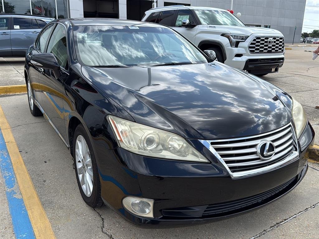 Used 2012 Obsidian Lexus  image 2