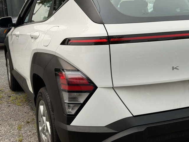 2024 Hyundai Kona SE - Photo 10