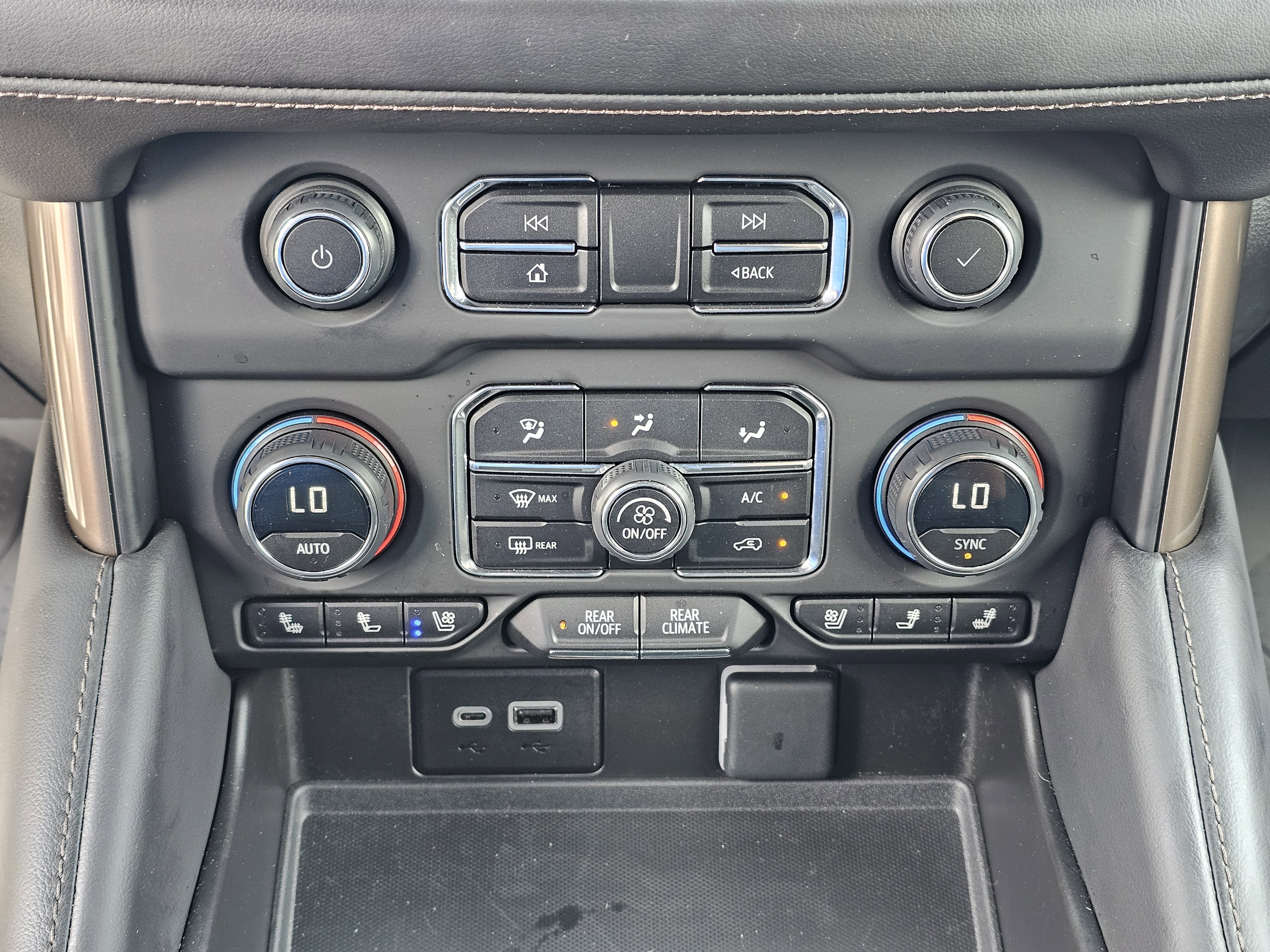 Used 2023 Iridescent Pearl Tricoat Chevrolet High Country image 33