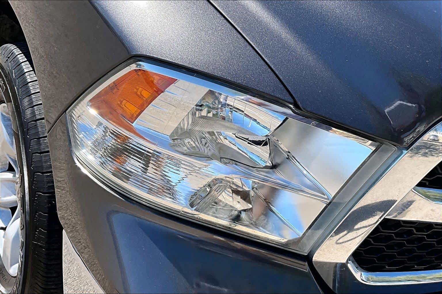 Used 2019 Granite Crystal Metallic Clearcoat Ram Tradesman image 26