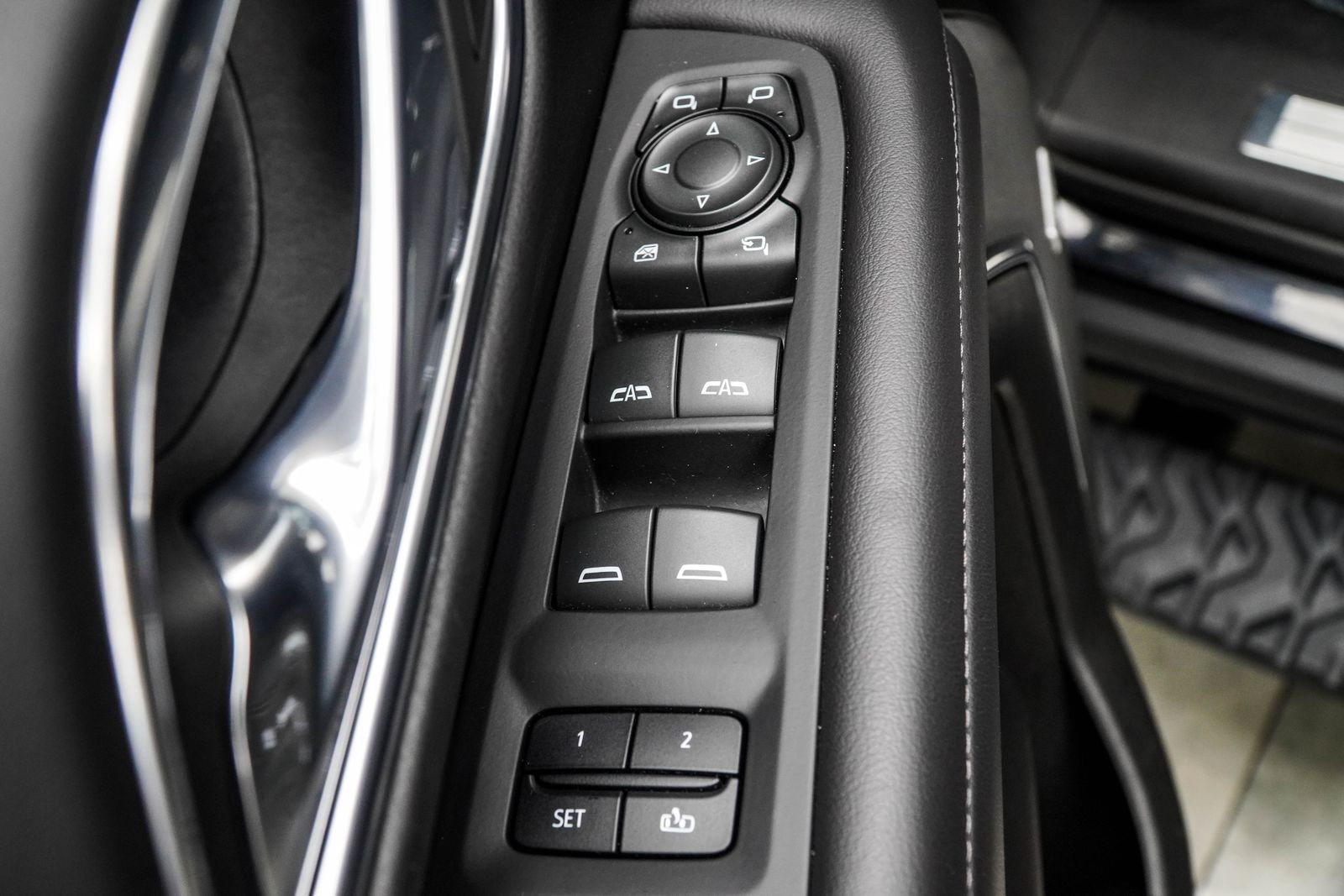 Used 2023 Black Chevrolet Z71 image 41