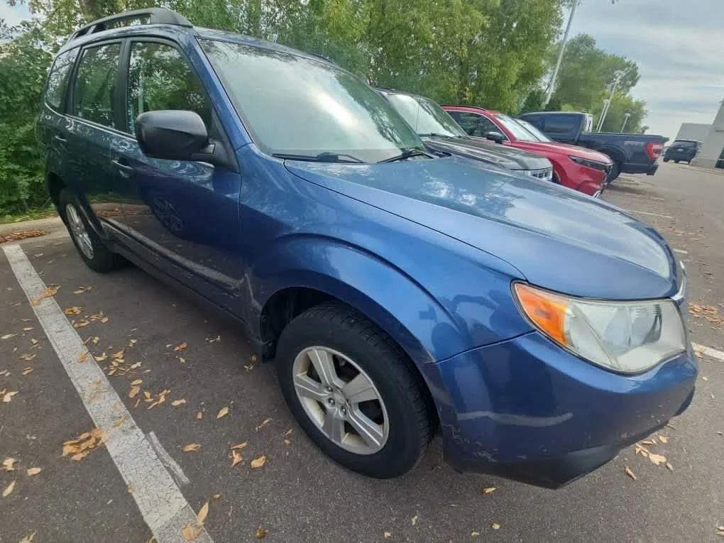 Used 2011 Marine Blue Pearl Subaru 2.5X image 2