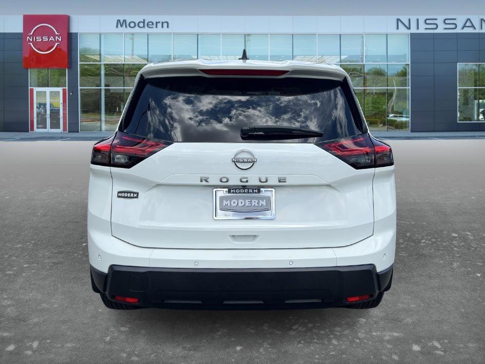 Used 2024 Glacier White Nissan S image 6