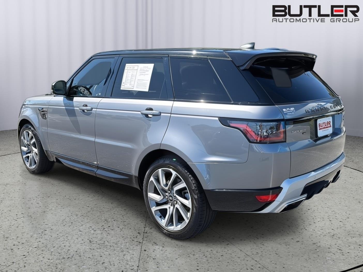 Used 2022 Eiger Grey Metallic Land Rover HSE Silver Edition image 4