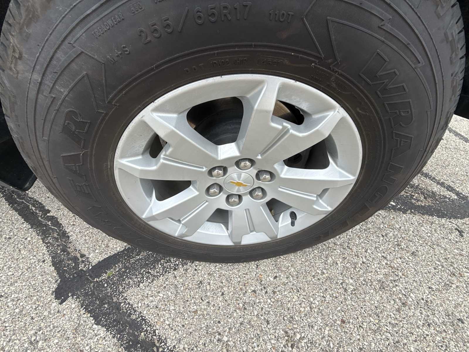 Certified Used 2022 BLACK Chevrolet 4WD LT image 30