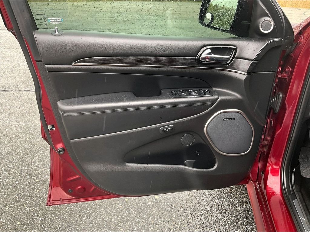 Used 2021 Red Jeep Overland image 9