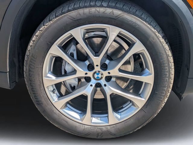 Used 2026 Black BMW sDrive40i image 11