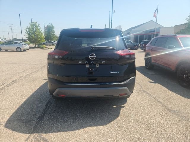 Used 2022 Black Nissan SV image 2