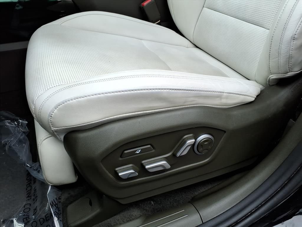 Used 2024 Black Hyundai Calligraphy image 23