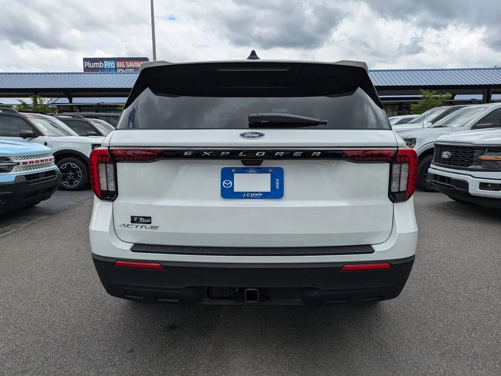 New 2026 Star White Metallic Tri-Coat Ford Active image 5