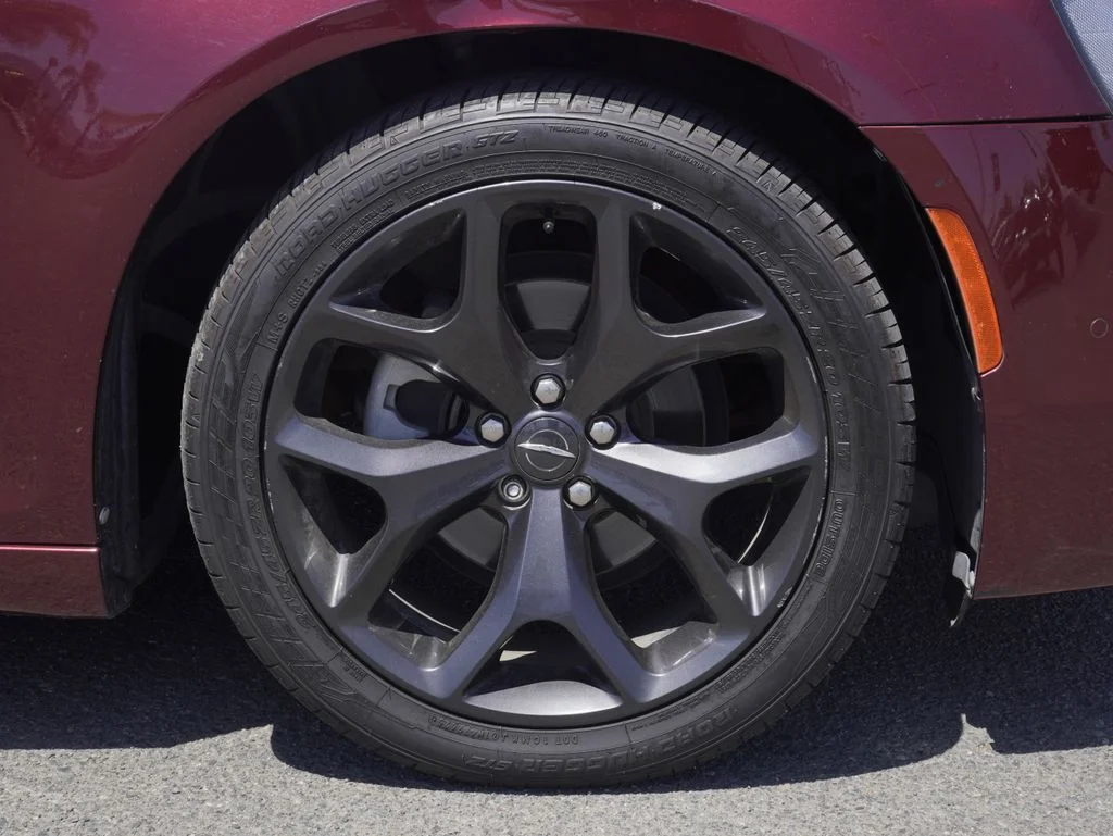 Used 2021 Red Chrysler S image 3